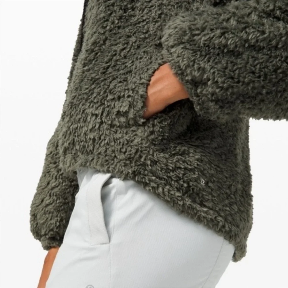 Lululemon Restore Warm Sherpa Pullover, Dark Green Size M/L